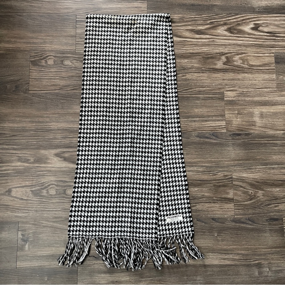 Pashmina classic black and white houndstooth pattern scarf